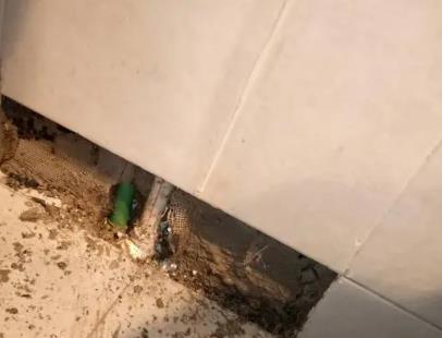 东西湖楼顶漏水维修公司分享下修复水管漏水的几种小方法